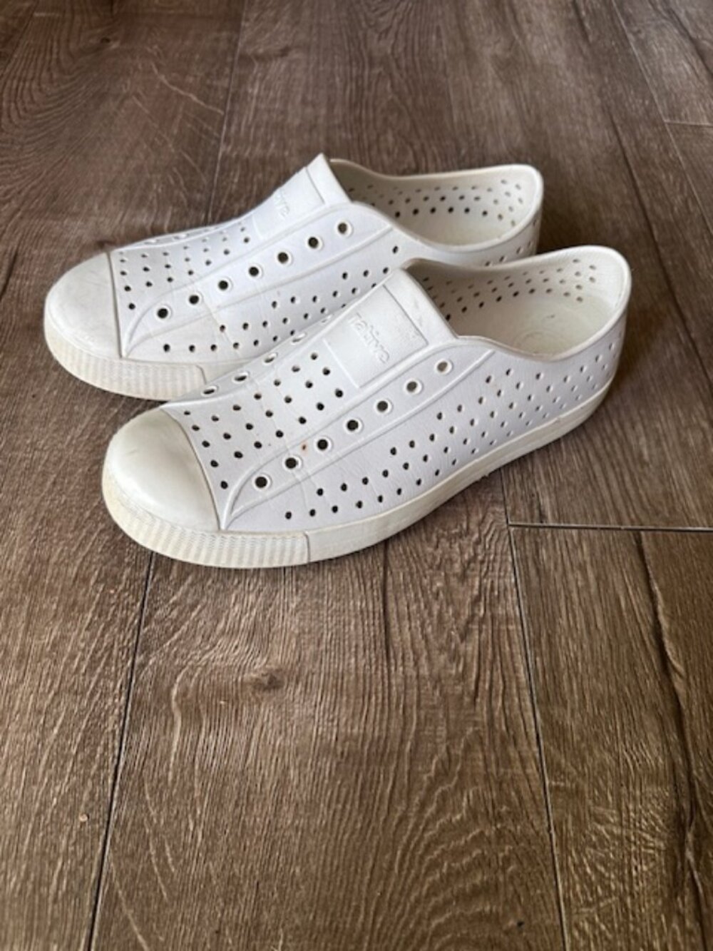 Native shoes size J6